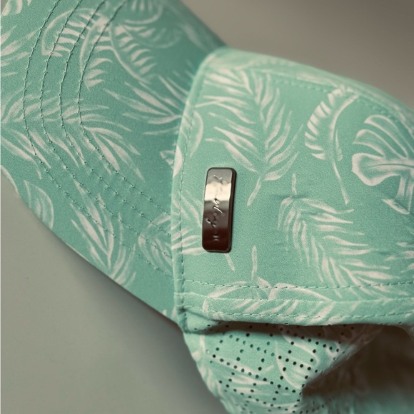 Hurley ladies ball cap - Picture 2 of 3